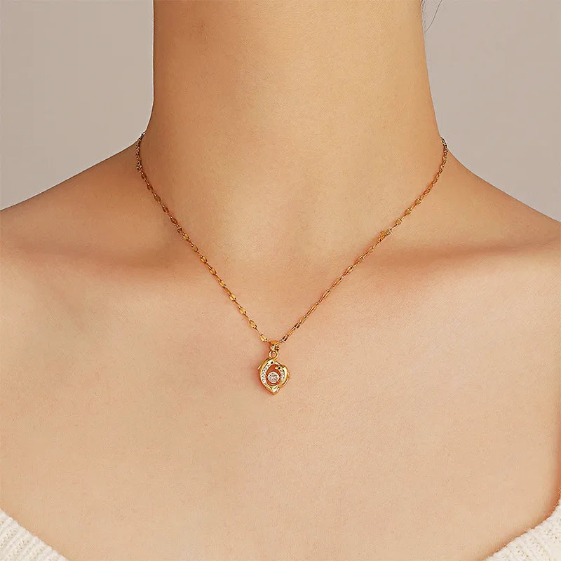 Beating Zircon Double Dolphin Couple Pendant Necklace for Women Creative Heart Shaped Animal Jewelry Accessories Gift for Loved