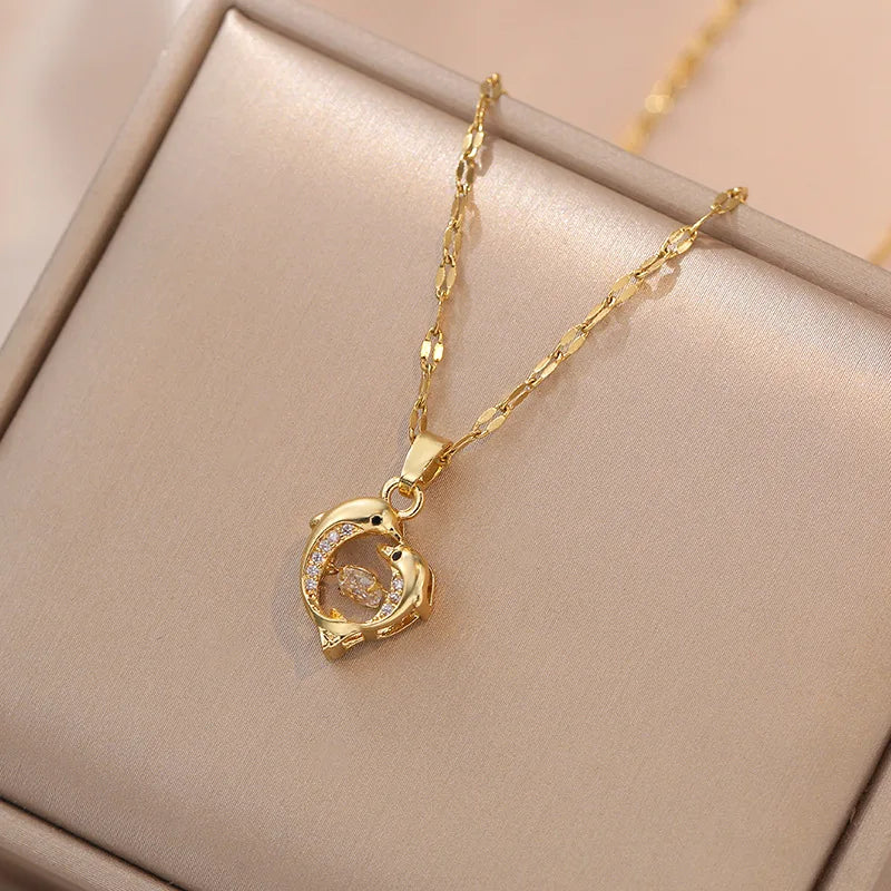 Beating Zircon Double Dolphin Couple Pendant Necklace for Women Creative Heart Shaped Animal Jewelry Accessories Gift for Loved