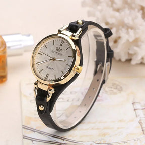 Simple Women Watch Luxury Design Leather Watch Ladies Quartz Wristwatch Solid Color Fashion Women Gift Watch Relojes Para Mujer