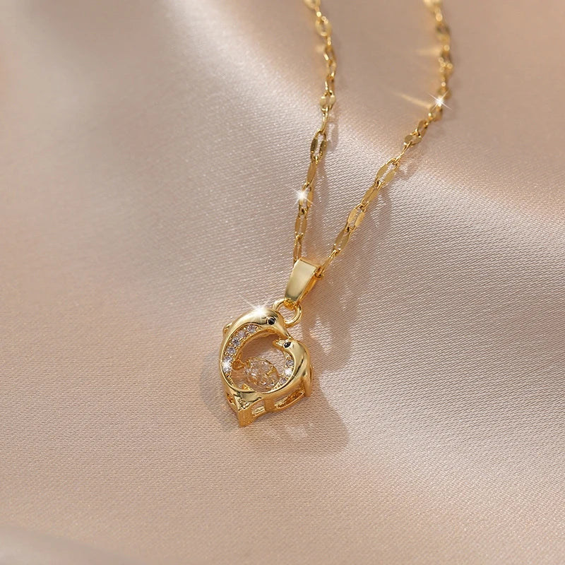 Beating Zircon Double Dolphin Couple Pendant Necklace for Women Creative Heart Shaped Animal Jewelry Accessories Gift for Loved