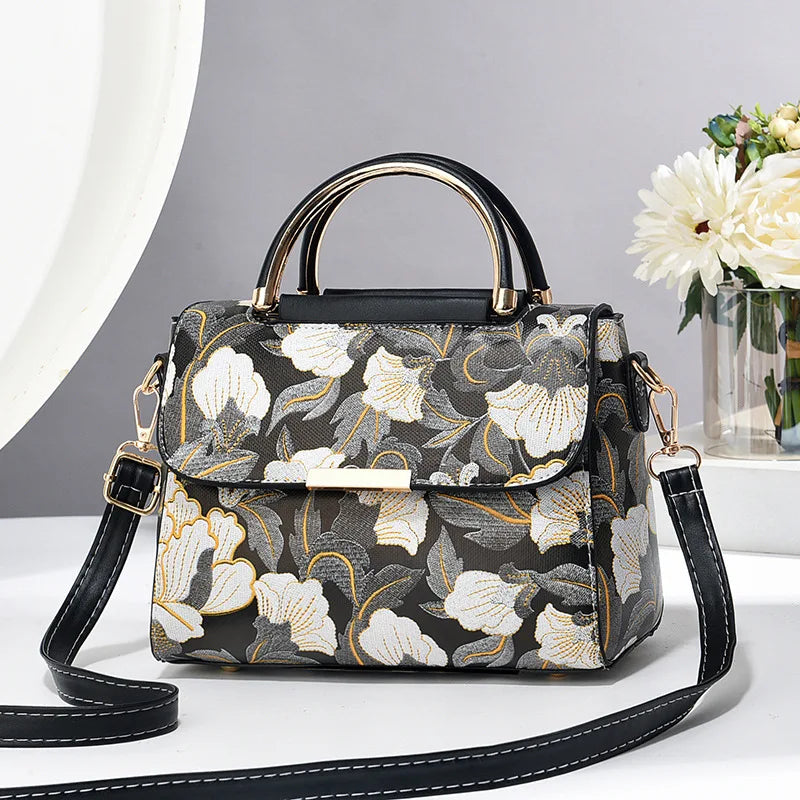 New Women's bags 2025 fashion trend design stripe hit color handbag shoulder bag messenger bag Korean style bag