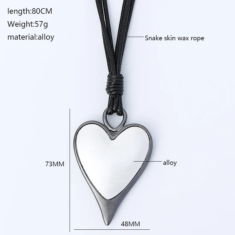 Kaseakia Women's Long Metal Necklace, Heart Shape Pendant Sweater Chain, Fashionable Retro Jewelry Accessory